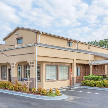 Super 8 By Wyndham Santee Hotel Екстериор снимка