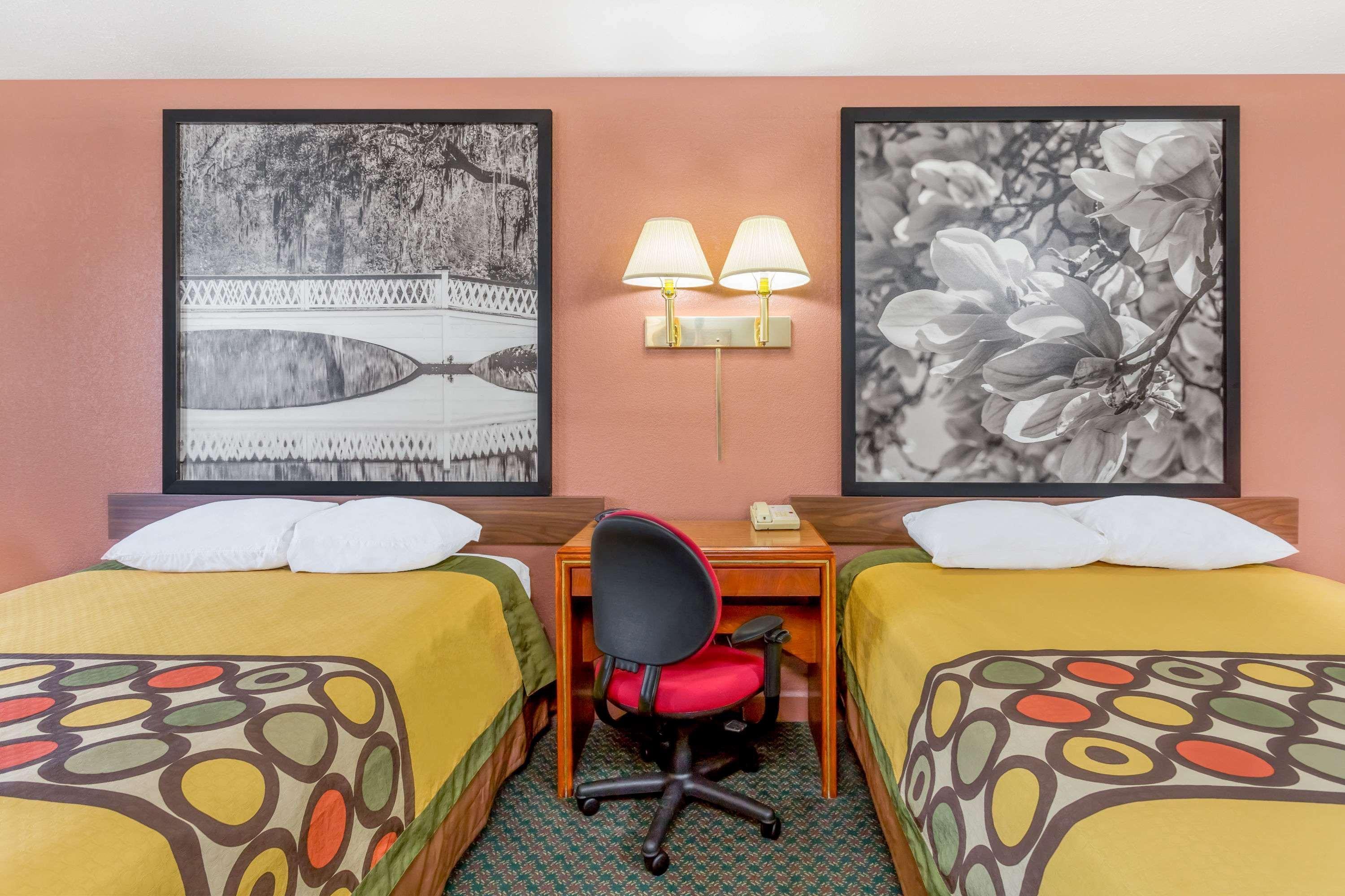 Super 8 By Wyndham Santee Hotel Екстериор снимка