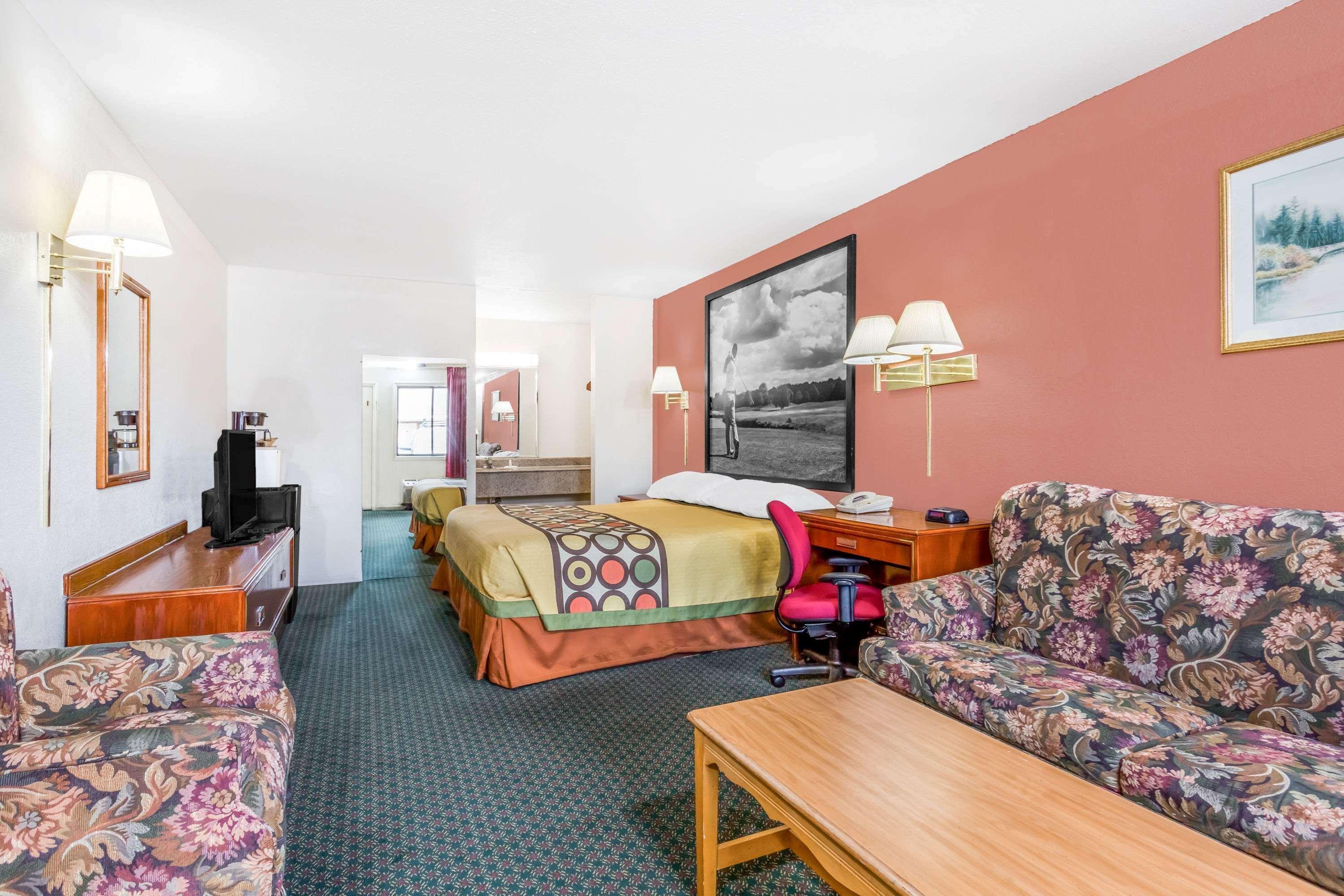 Super 8 By Wyndham Santee Hotel Екстериор снимка