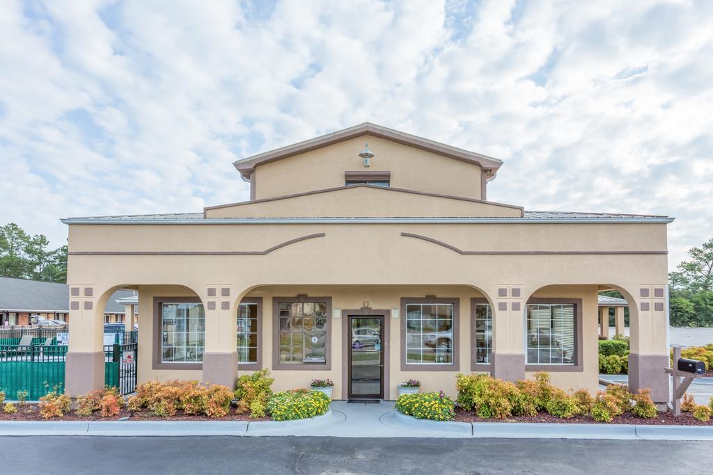 Super 8 By Wyndham Santee Hotel Екстериор снимка