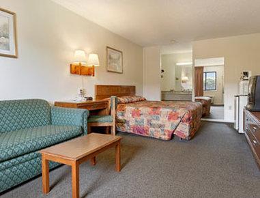 Super 8 By Wyndham Santee Hotel Екстериор снимка